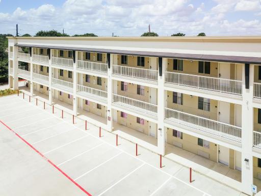 Palacio Royale Inn Boutique Katy - Housity