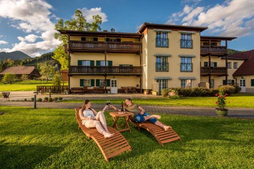 Ferienwohnungen Hotel Garni Dörflerwirt - Housity