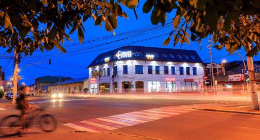Corner Center Rental - Housity
