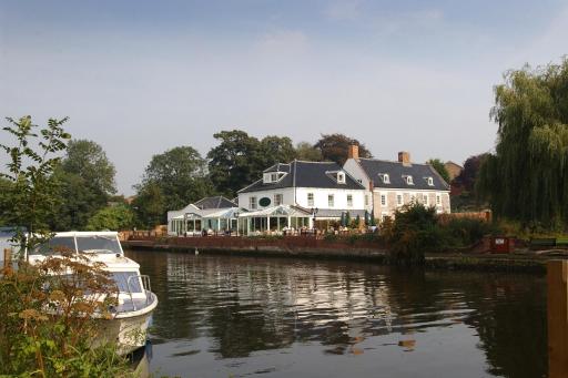 Waveney House Hotel - Housity