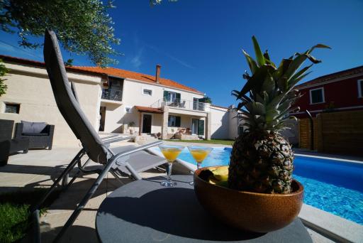 Villa Korona Apartments - Housity
