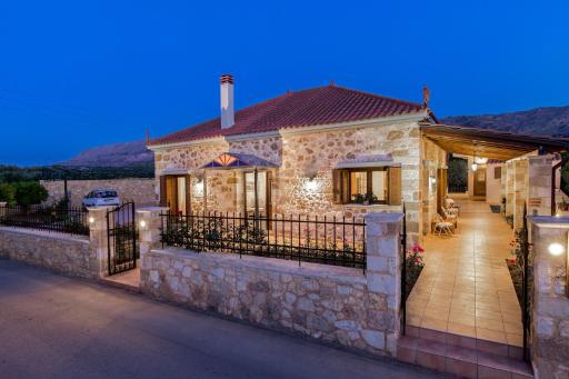 Villa Anerocurù by Chania city - Housity