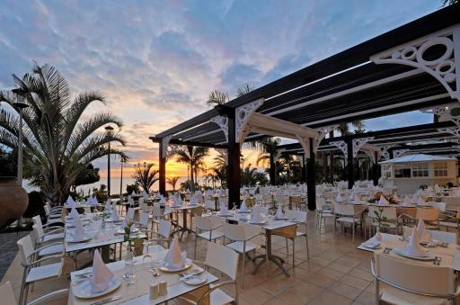 Adrián Hoteles Roca Nivaria - Housity