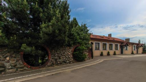 Zajazd Różany - Housity