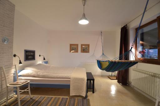 Embassy of Industry + free parking - Housity