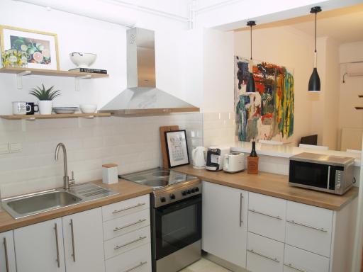 A Refreshed & Rich in Details Apartment in Piraeus (Passalimani - Marina Zeas) - Housity