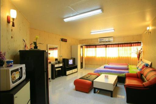 Deluxe at Popular Condo - Housity