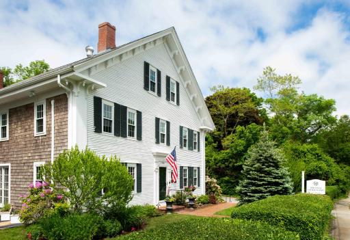 The Inn at Yarmouth Port - Housity