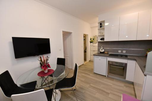 Apartment Cecilija - Housity