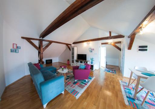 Penthouse Apartment - Housity