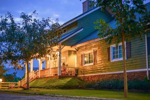 The Green Land Farm - Housity