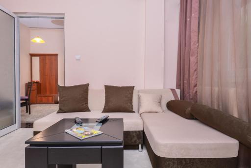 TOP CENTER The Coffee House One Bedroom Apartment - Housity