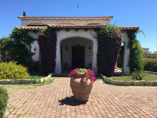 Hotel Terra Di Gallura - Housity