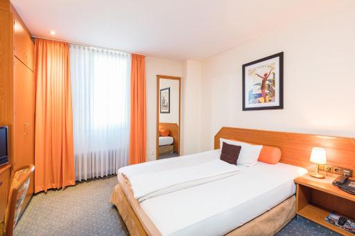 Hotel Servatius - Housity