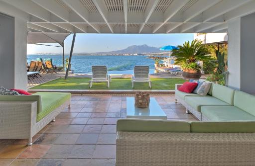 185 on BEACH Boutique Suites - Housity
