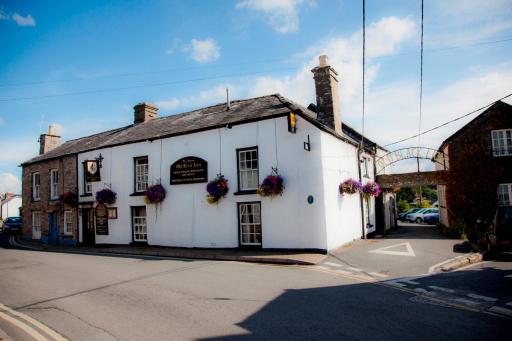 The Old Black Lion - Housity