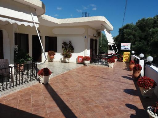 Tsanis - Housity