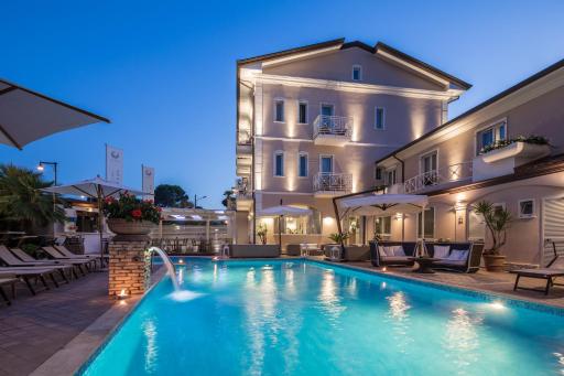 Hotel Luna - Housity
