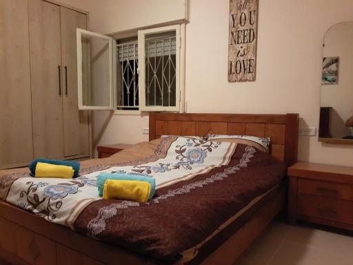 3 Stairs Only to Cozy Flat on Hillel st - Housity