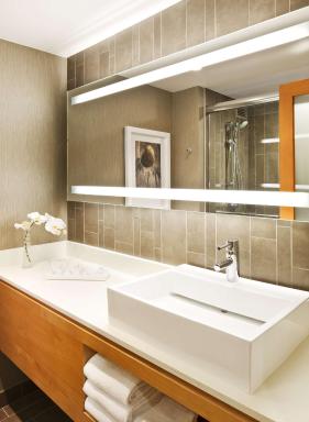 Hyatt Regency Long Beach - Housity