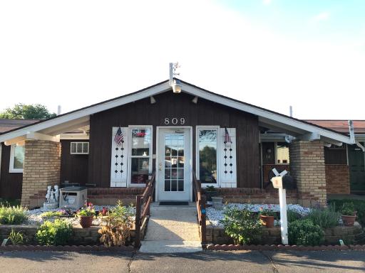 Spinning Wheel Motel - Housity