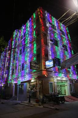 Hotel Garuda Guntur - Housity