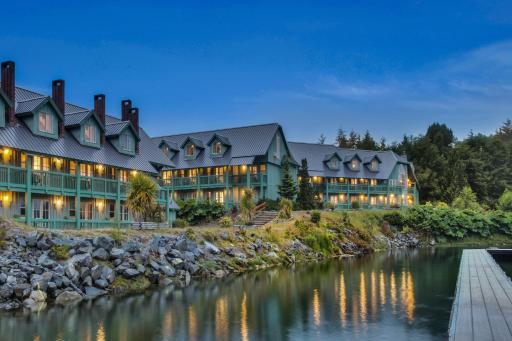 Canadian Princess Lodge & Marina - Housity