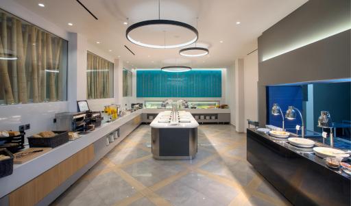 Blue Lagoon City Hotel - Housity