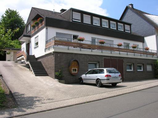Weingut & Gästehaus Mees - Housity