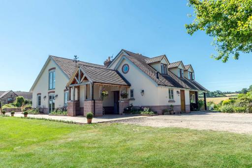 The Dinney B&B - Housity