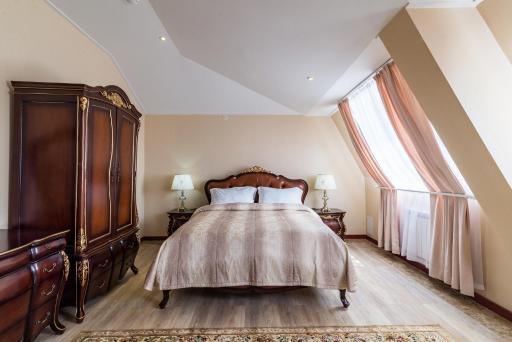 Lenina Hotel - Housity