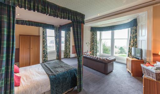 Cumbria Grand Hotel - Housity