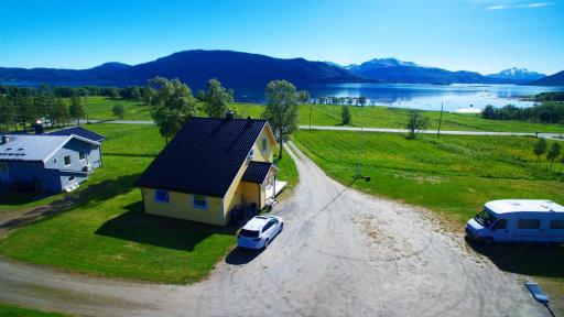 1 Room in The Yellow House, close to Airport & Lofoten - Housity