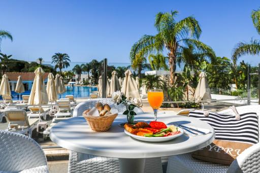 Christofinia Hotel - Housity
