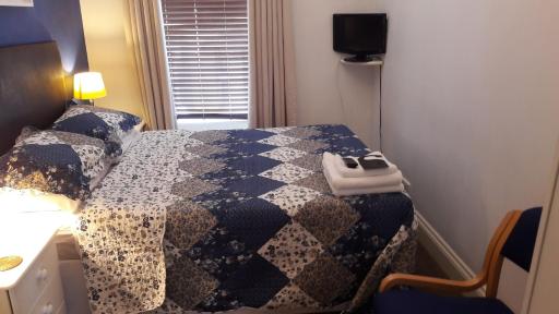Bed And Blueberry - Housity
