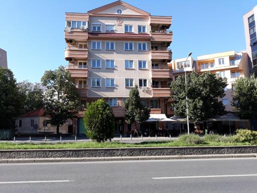 AP Apartment near Center Park - Housity