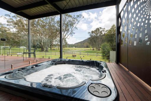 Hemley House Luxury in Halls Gap - Housity