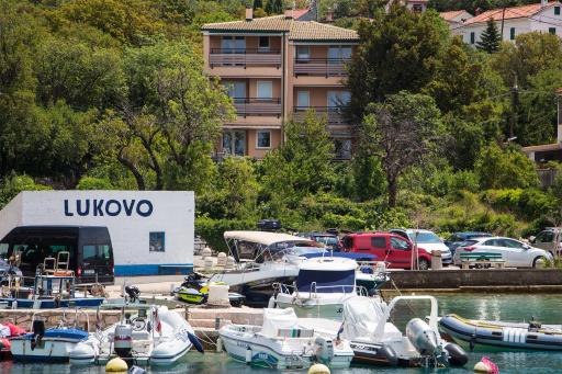 Lukovo Seafront Apartments - Housity