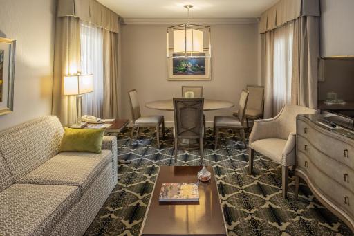 Bell Tower Hotel - Housity