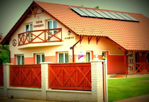 Viktor Vendégház és Apartmanház - Housity