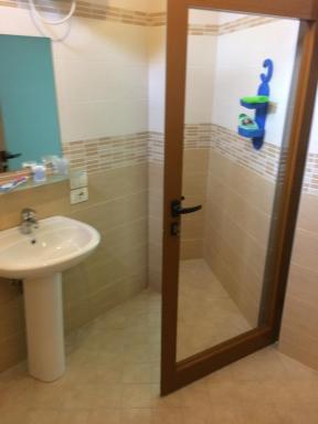 Nina Guest House - Housity