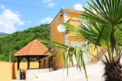 Apartment BijelaVista - Housity