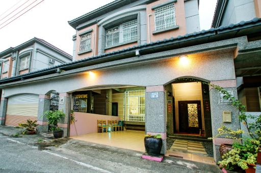 A lot of music and Breakfast - Housity