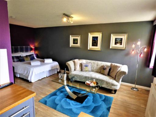 Grassmarket Studio - Hizvo