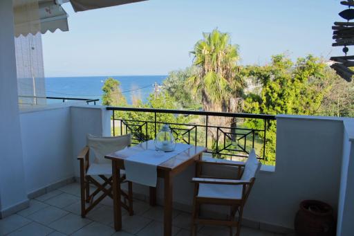 Fokais Beach Apartment - Housity