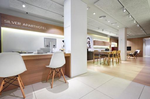 Aparthotel Silver - Housity