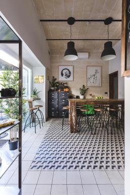 Two Pillows Boutique Hostel - Housity