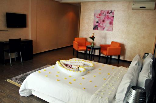 Ubay Hotel - Housity