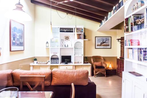 Corral de la O Triana Apartment by Valcambre - Housity
