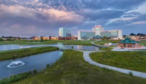 Mystic Lake Casino Hotel - Housity
